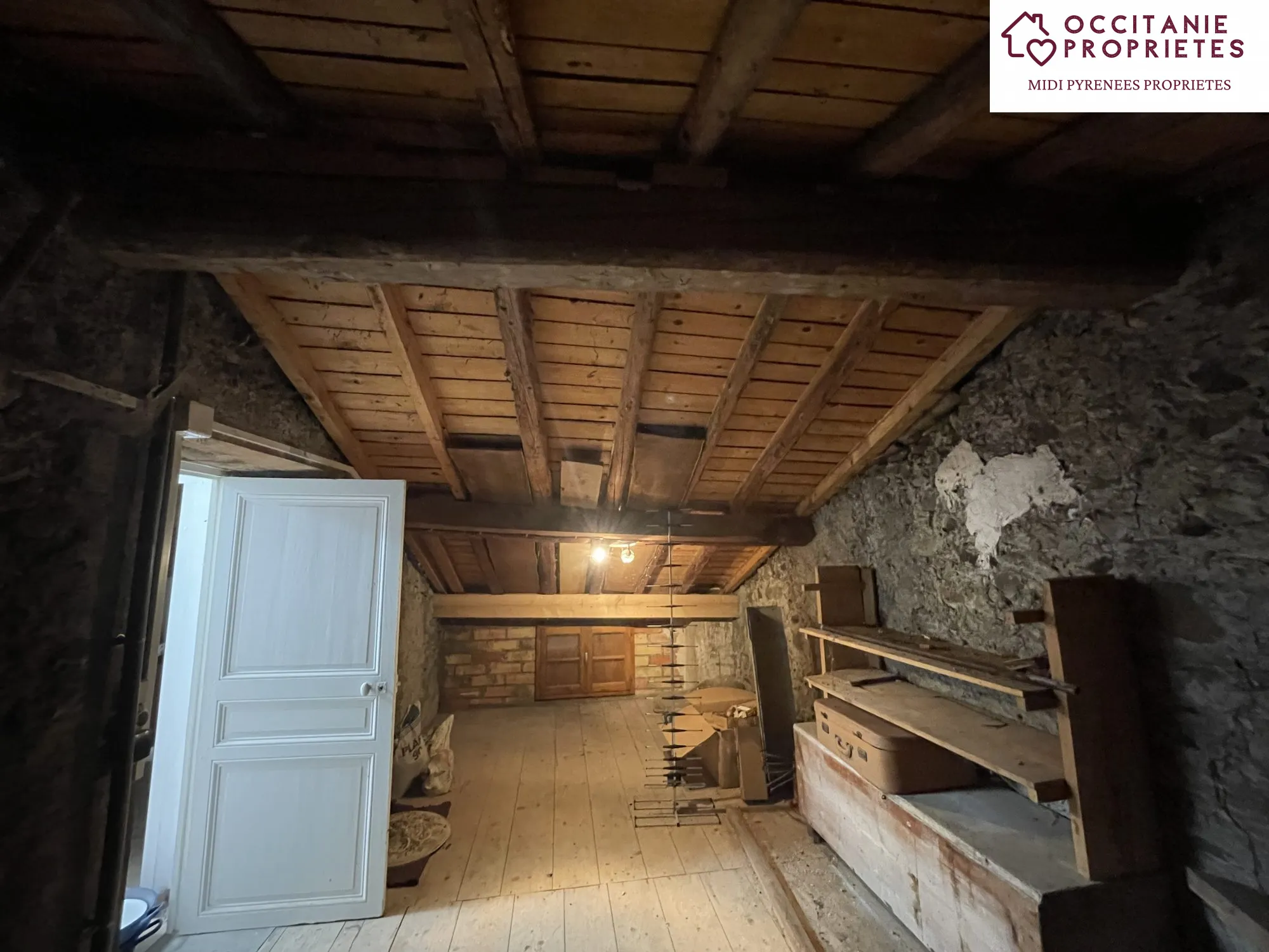 Maison de village au pied de Montsegur avec jardin non attenant 