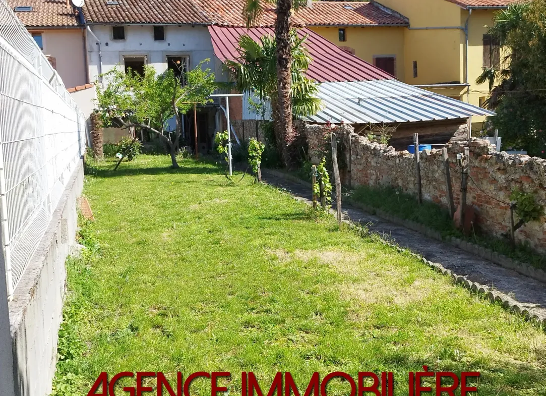 Maison de village avec jardin et garage à Lézat St Sulpice sur Lèze 