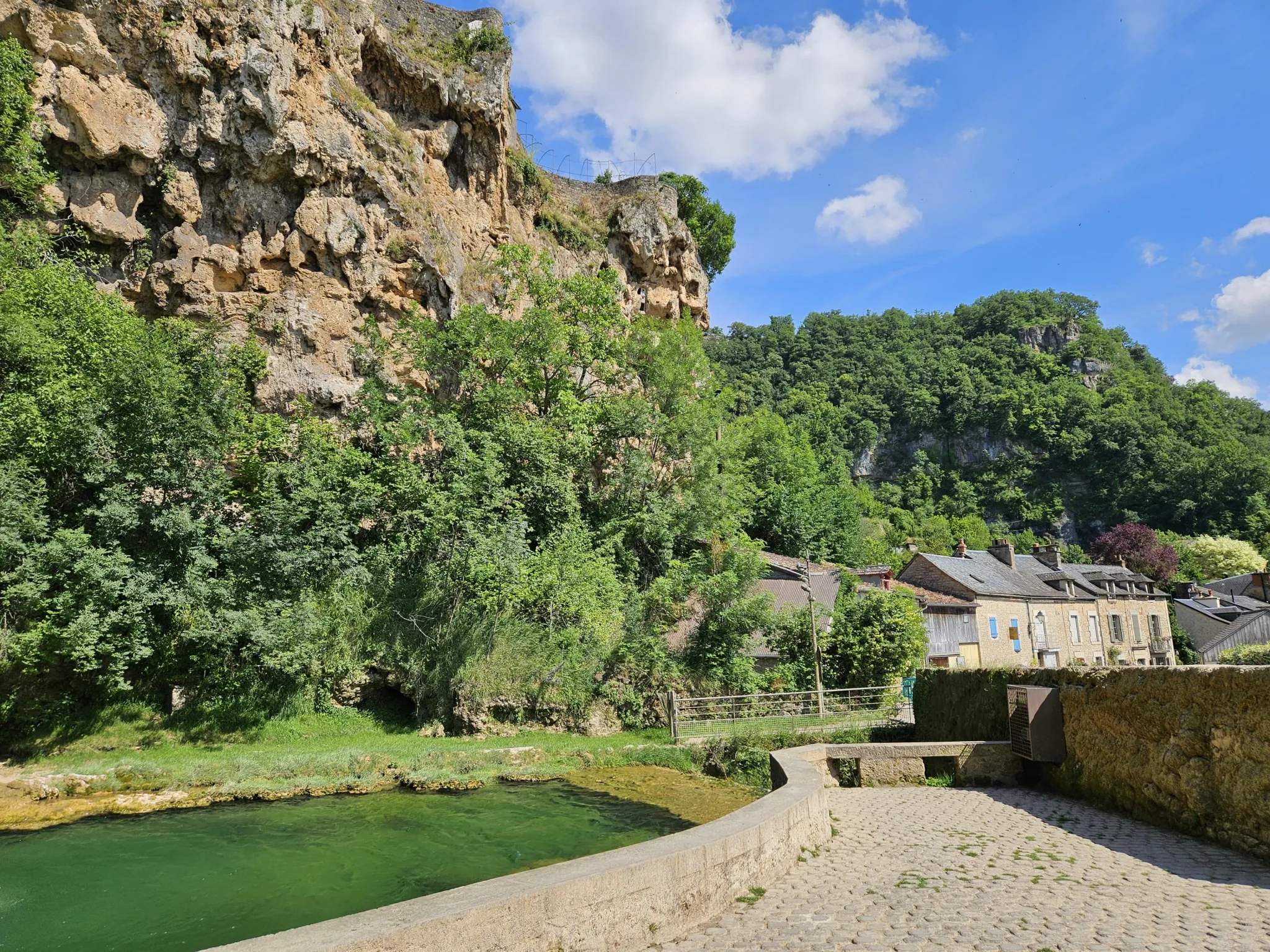 Maison de Village à Salles la Source - 123 m2 - 3 Chambres 