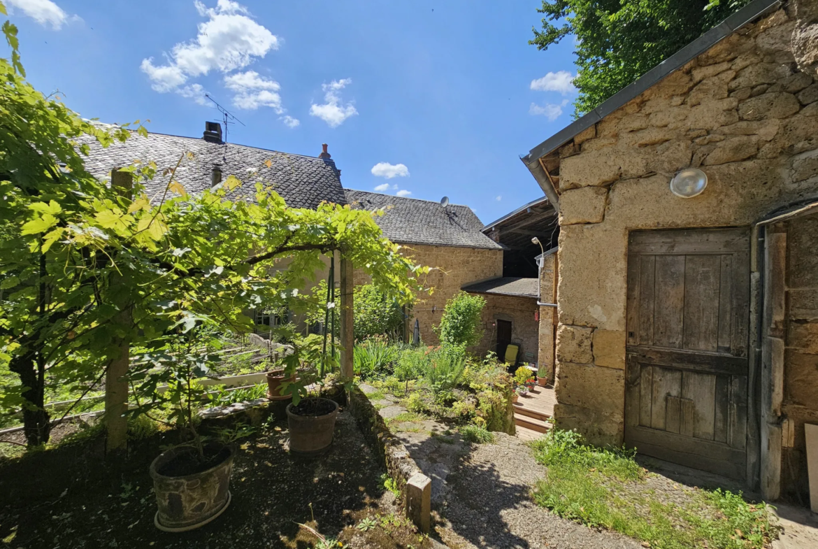 Maison de Village à Salles la Source - 123 m2 - 3 Chambres 