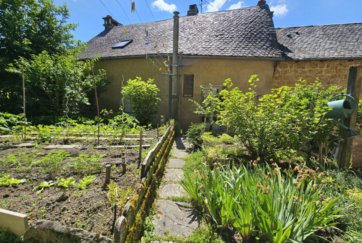 Maison de Village à Salles la Source - 123 m2 - 3 Chambres 