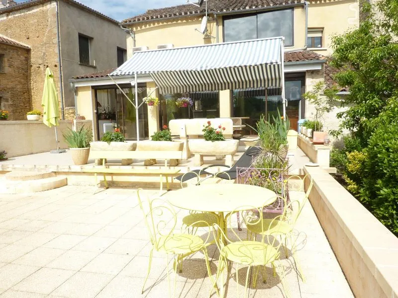 Maison 6 pièces à Lacapelle avec jardin et vue sur la campagne 