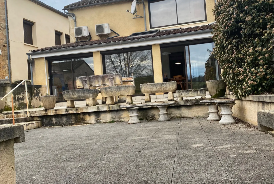 Maison 6 pièces à Lacapelle avec jardin et vue sur la campagne 