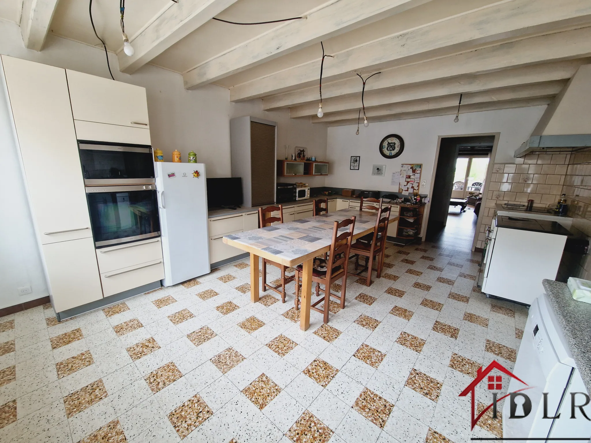 Spacious 189 m2 House with 4 Bedrooms in Pressigny 