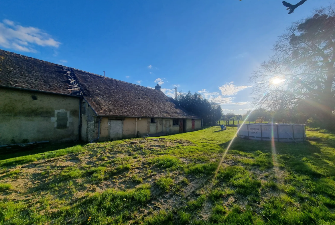 Longère à Mêle-Sur-Sarthe avec 2 Chambres et Terrain de 3500m2 