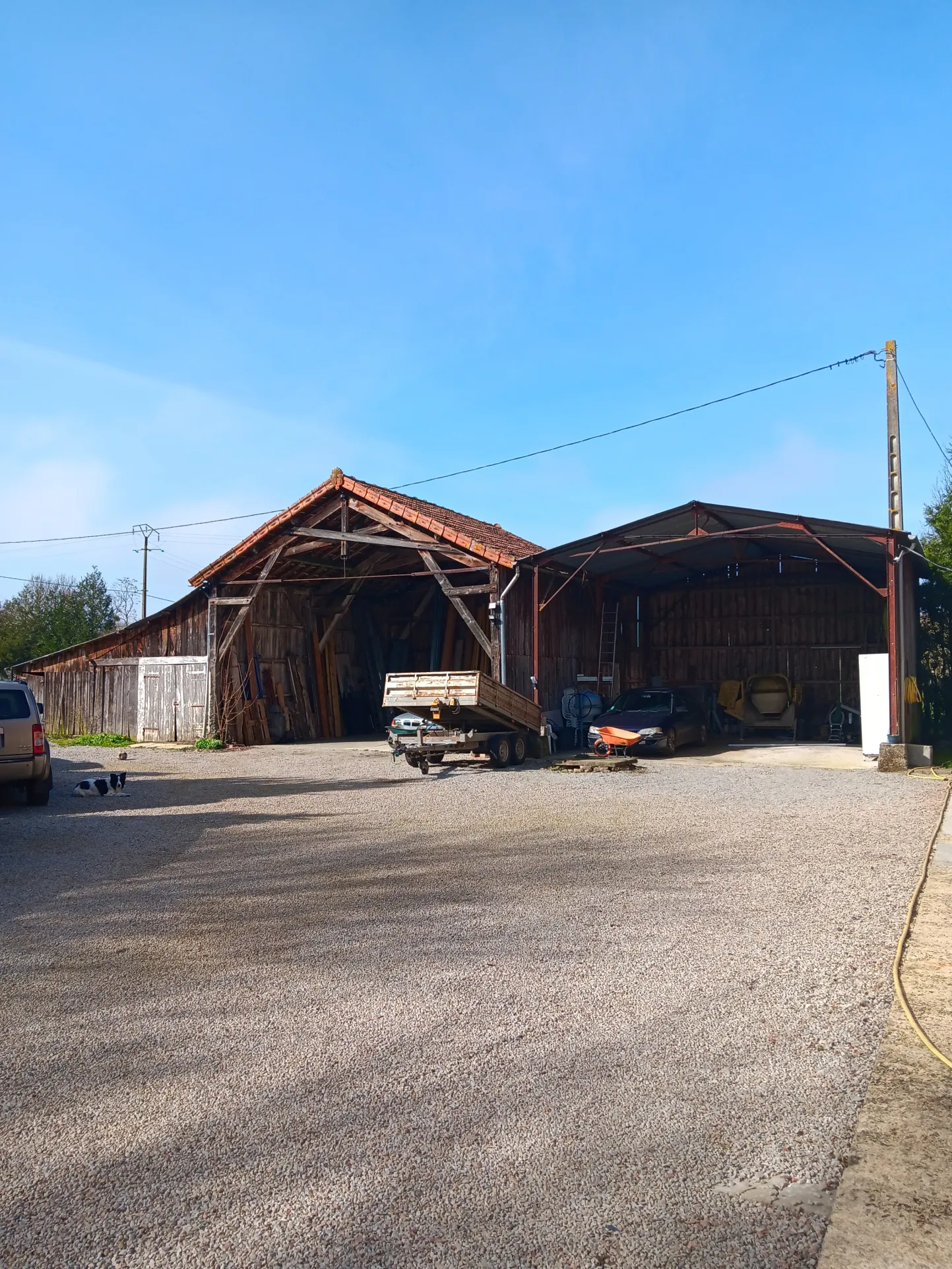 Longère à Mêle-Sur-Sarthe avec 2 Chambres et Terrain de 3500m2 