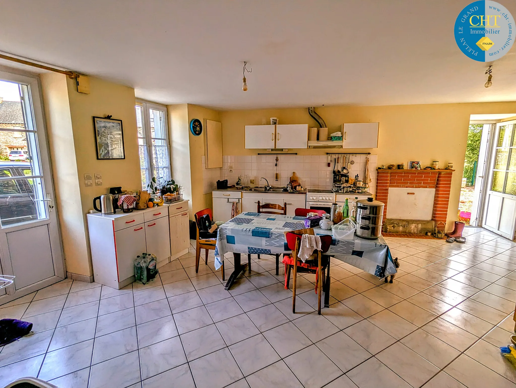 Maison en pierre à Saint-Péran avec 3 chambres 