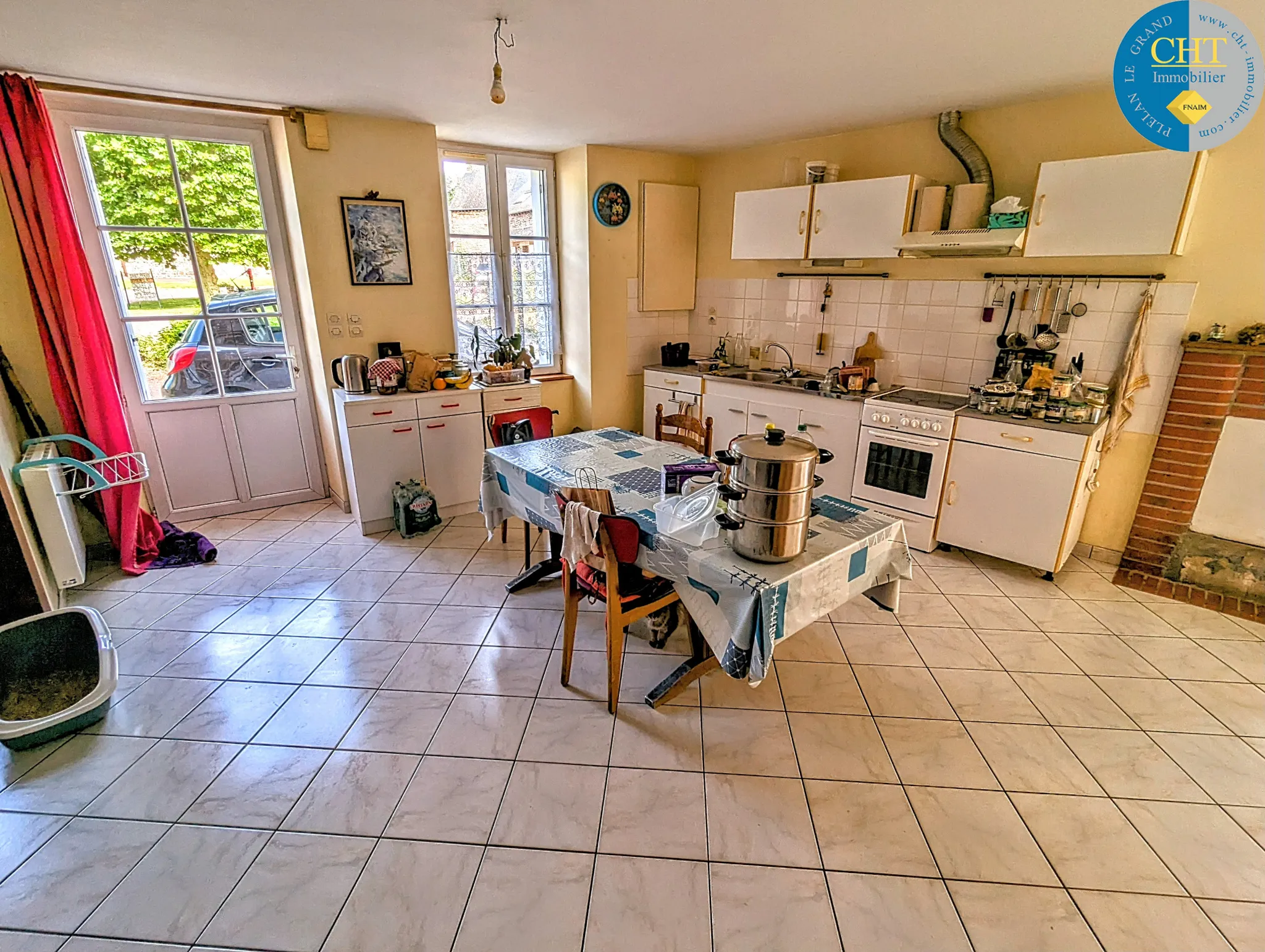 Maison en pierre à Saint-Péran avec 3 chambres 