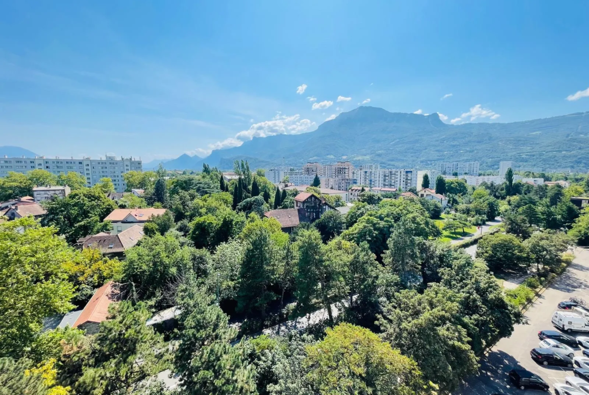 Appartement 2 pièces à Grenoble avec vue montagnes et balcon terrasse 