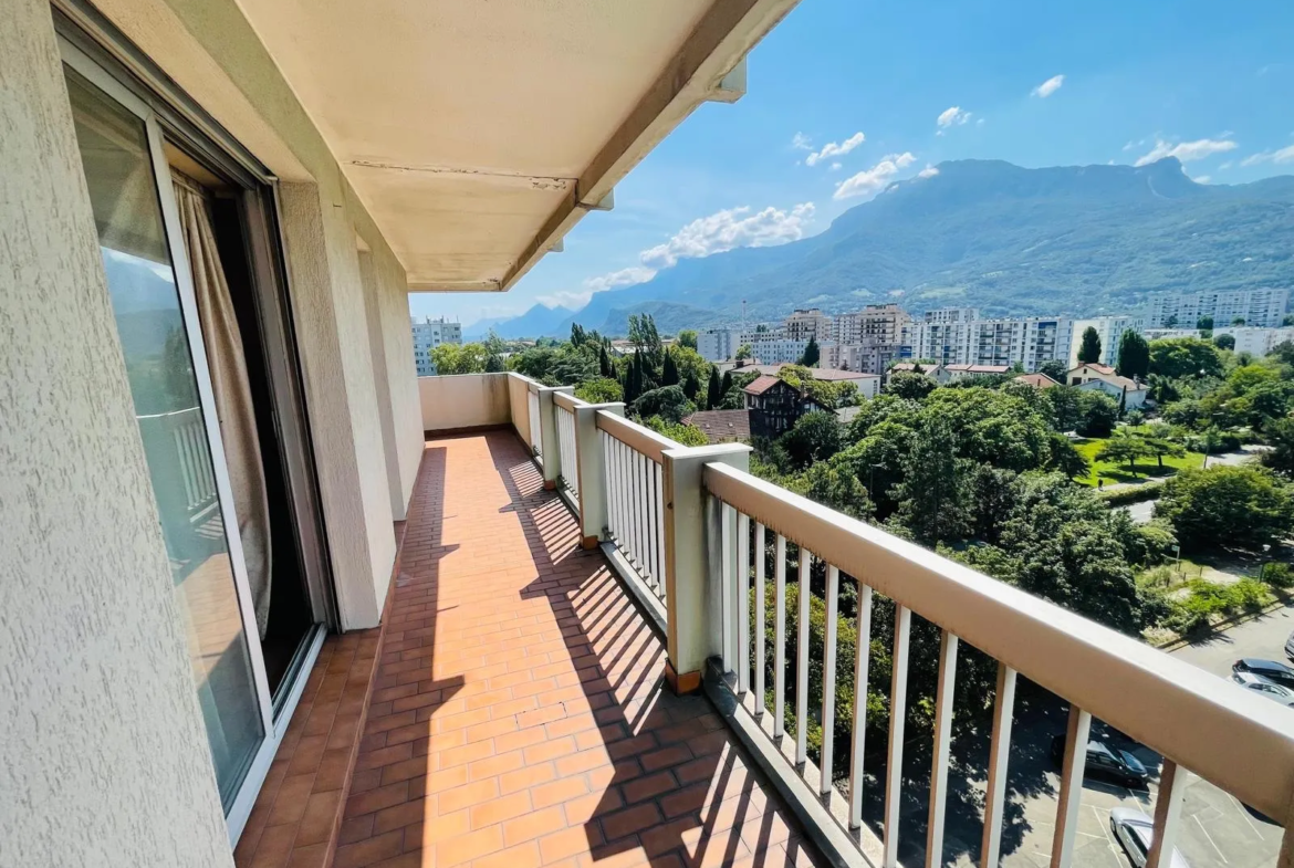 Appartement 2 pièces à Grenoble avec vue montagnes et balcon terrasse 