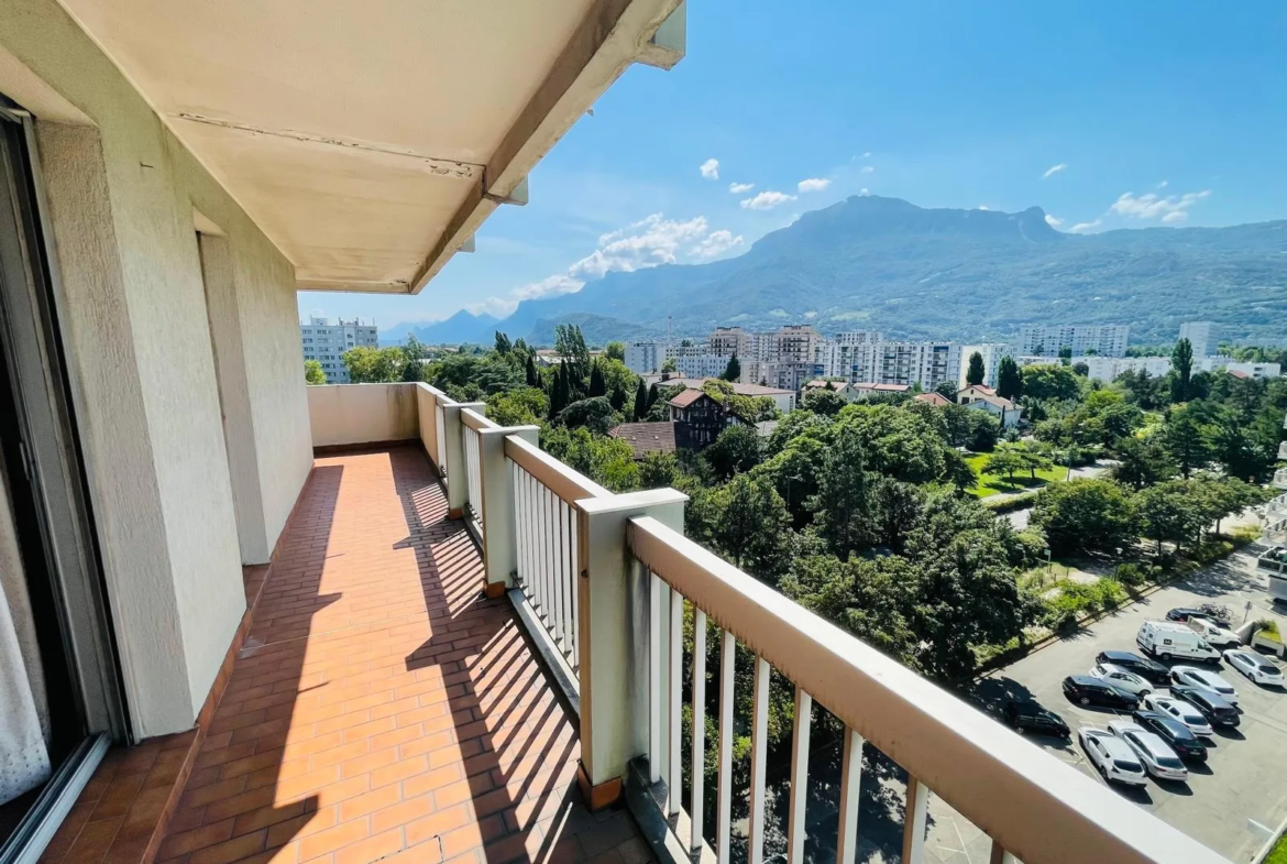 Appartement 2 pièces à Grenoble avec vue montagnes et balcon terrasse 