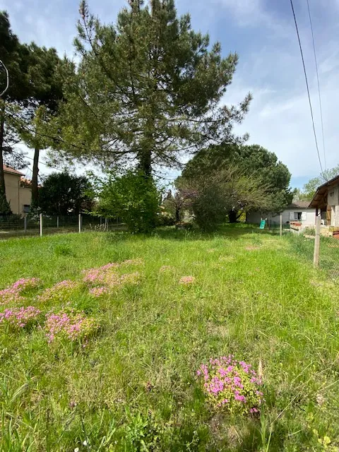 Terrain à Bâtir avec Possibilité de Deux Maisons R+1 