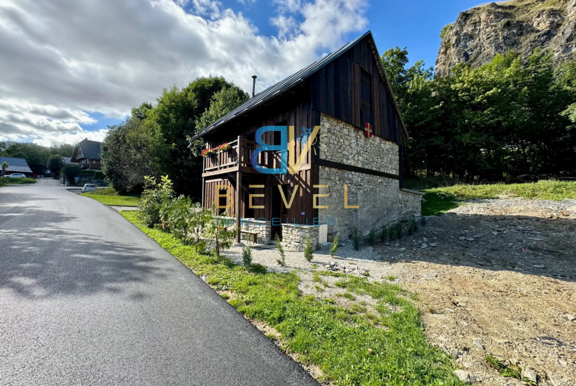 Jolie maison rénovation 2024 avec vue dégagée - Fontcouverte La Toussuire 