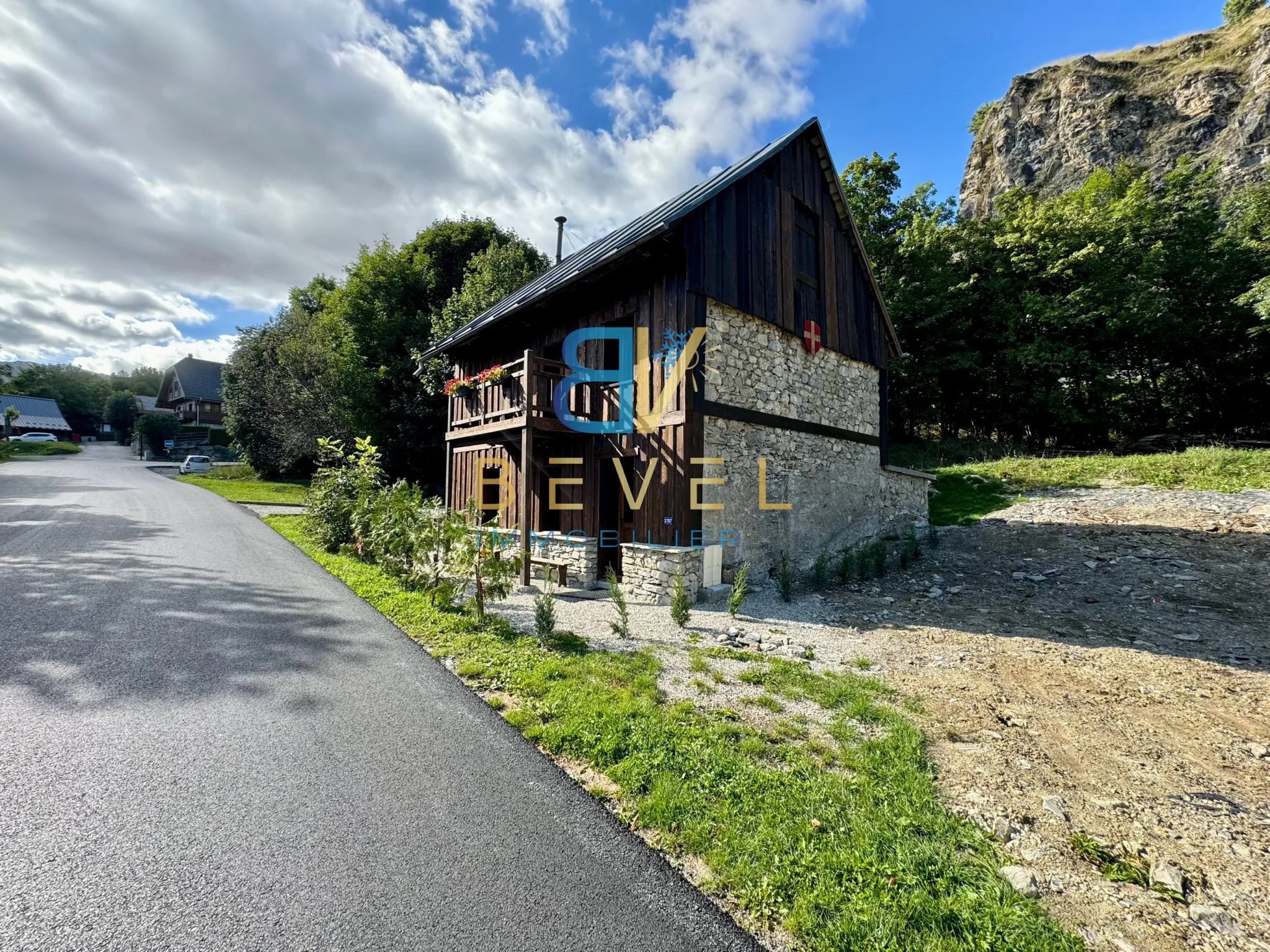 Jolie maison rénovation 2024 avec vue dégagée - Fontcouverte La Toussuire 