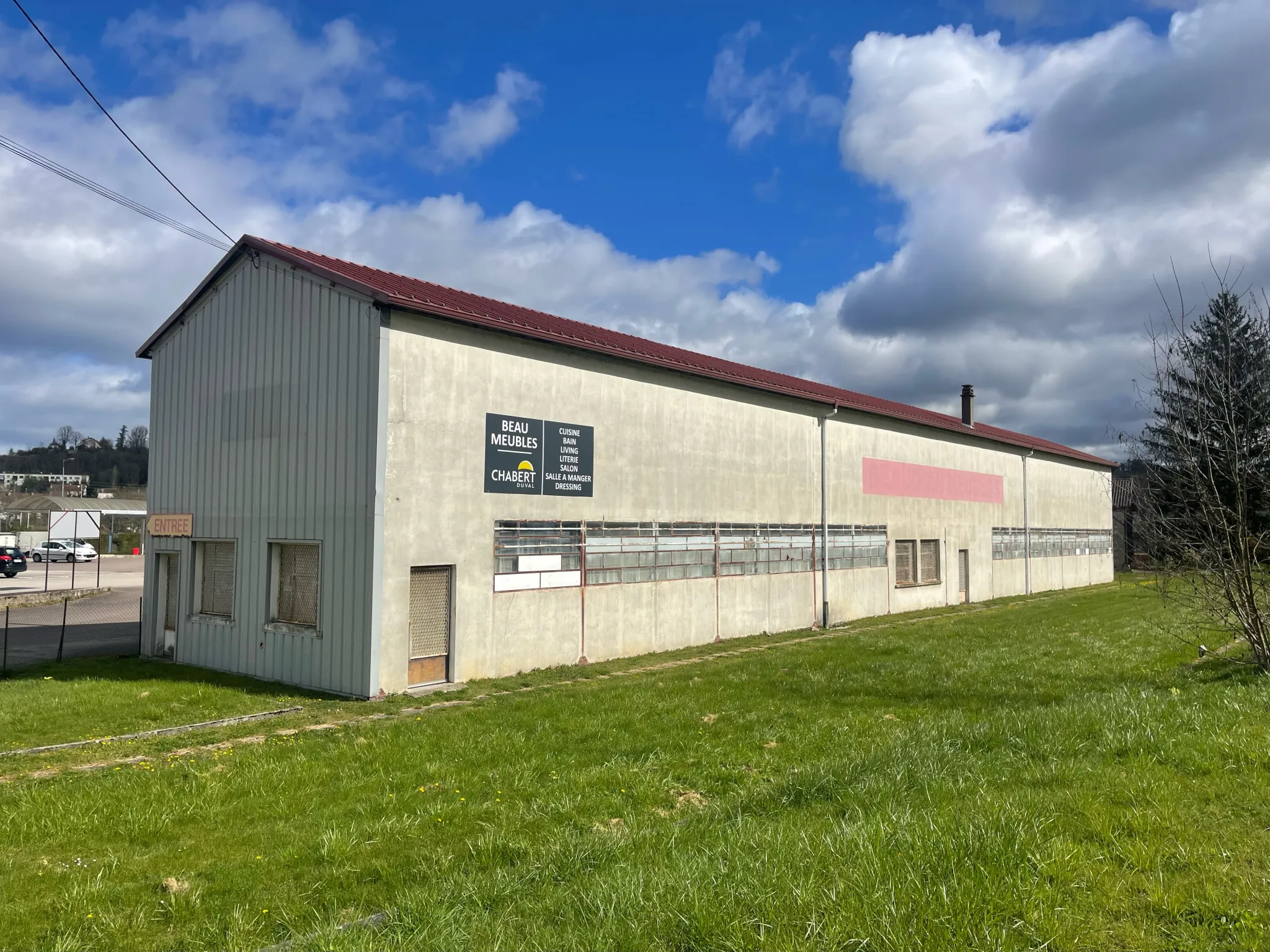 Magasin en excellent état à Montbard 