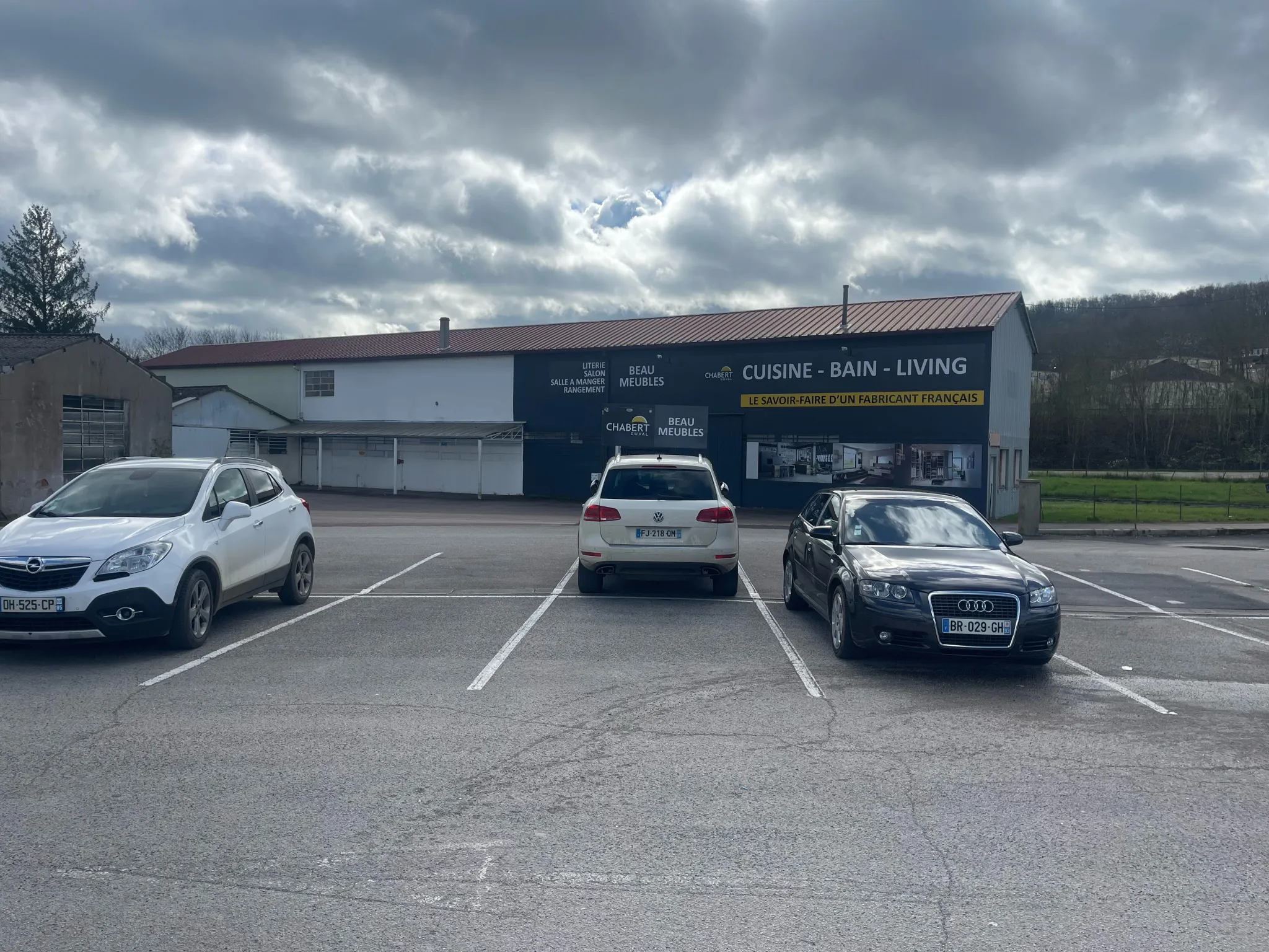 Magasin en excellent état à Montbard 