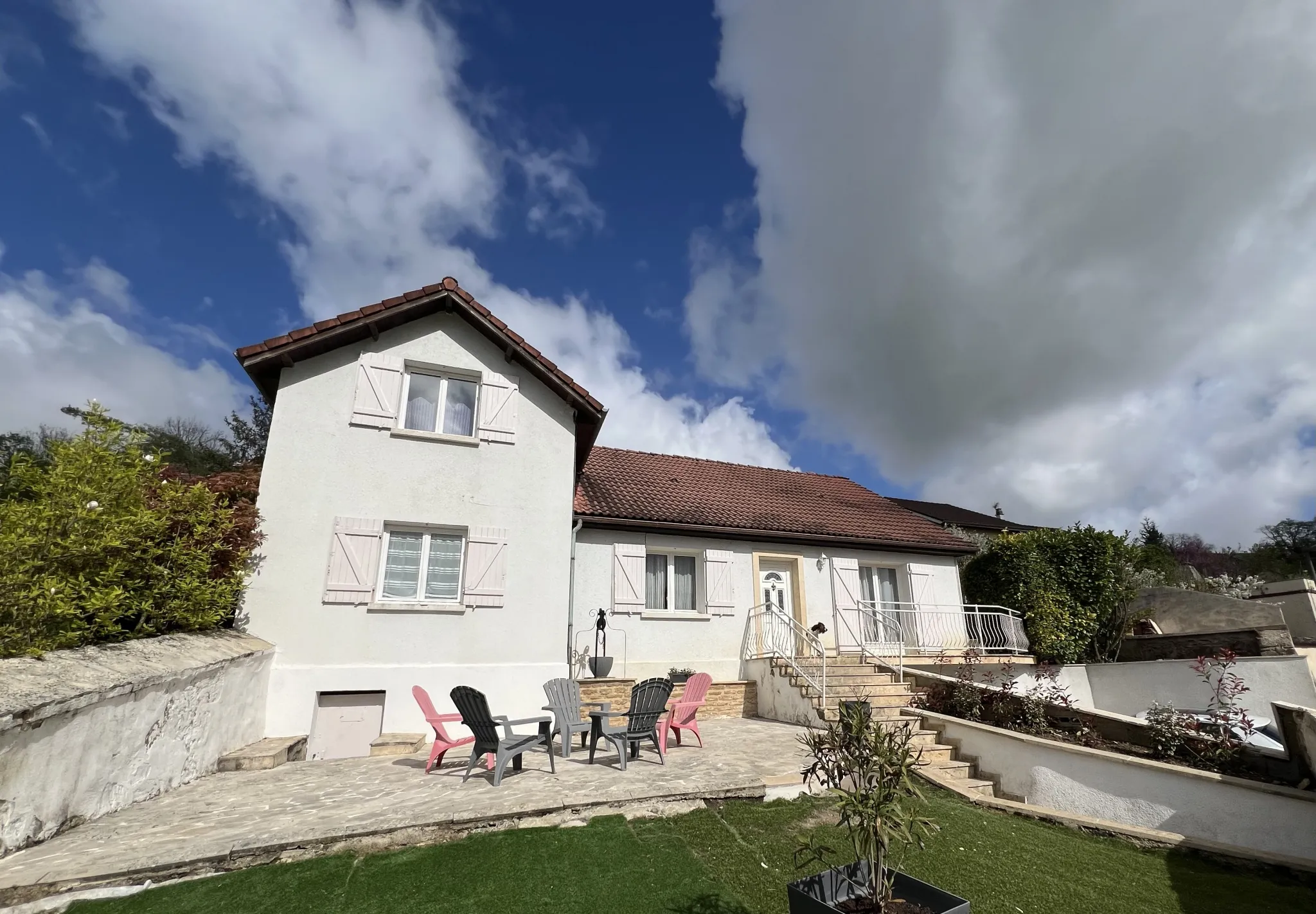 Magnifique Maison à Montbard avec Grand Terrain 