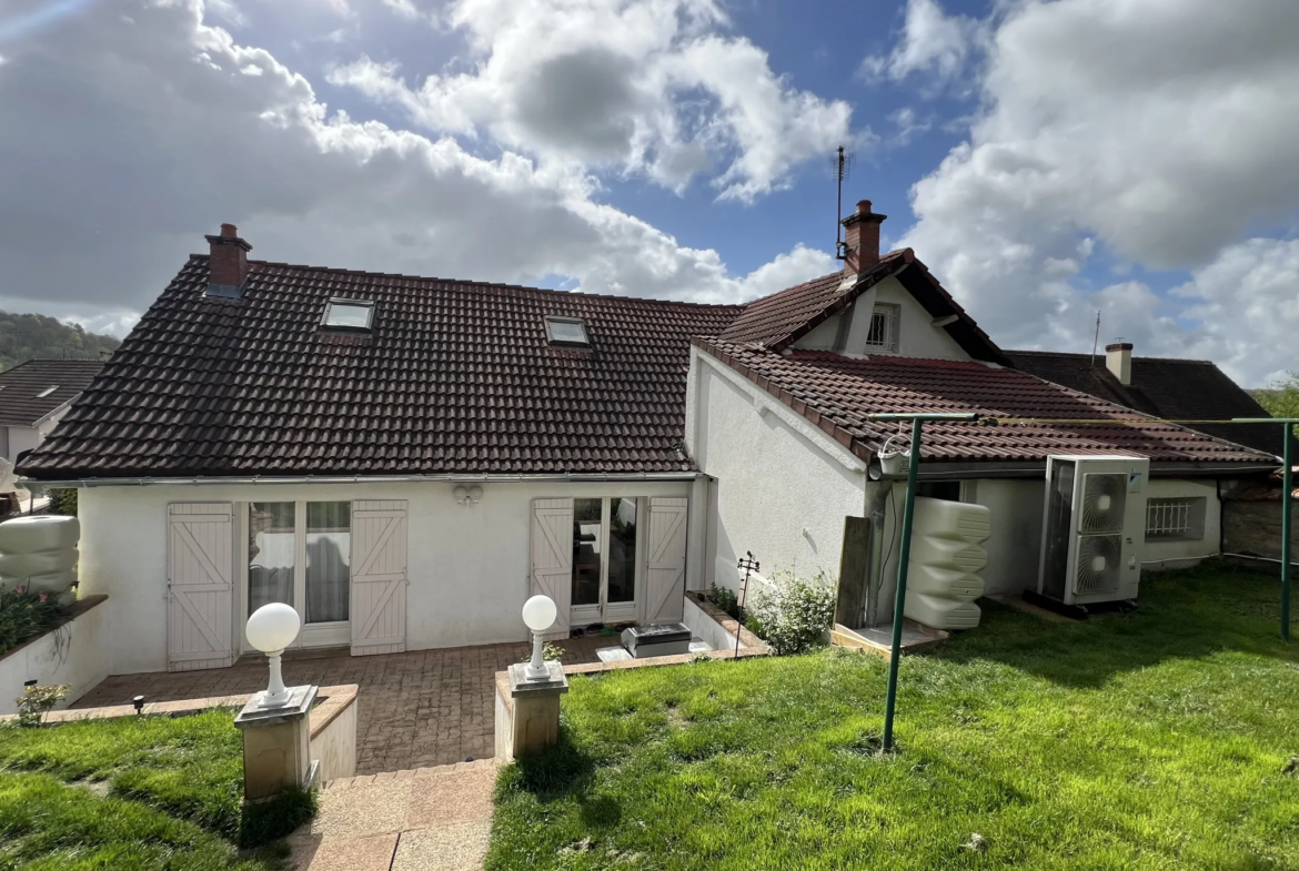 Magnifique Maison à Montbard avec Grand Terrain 