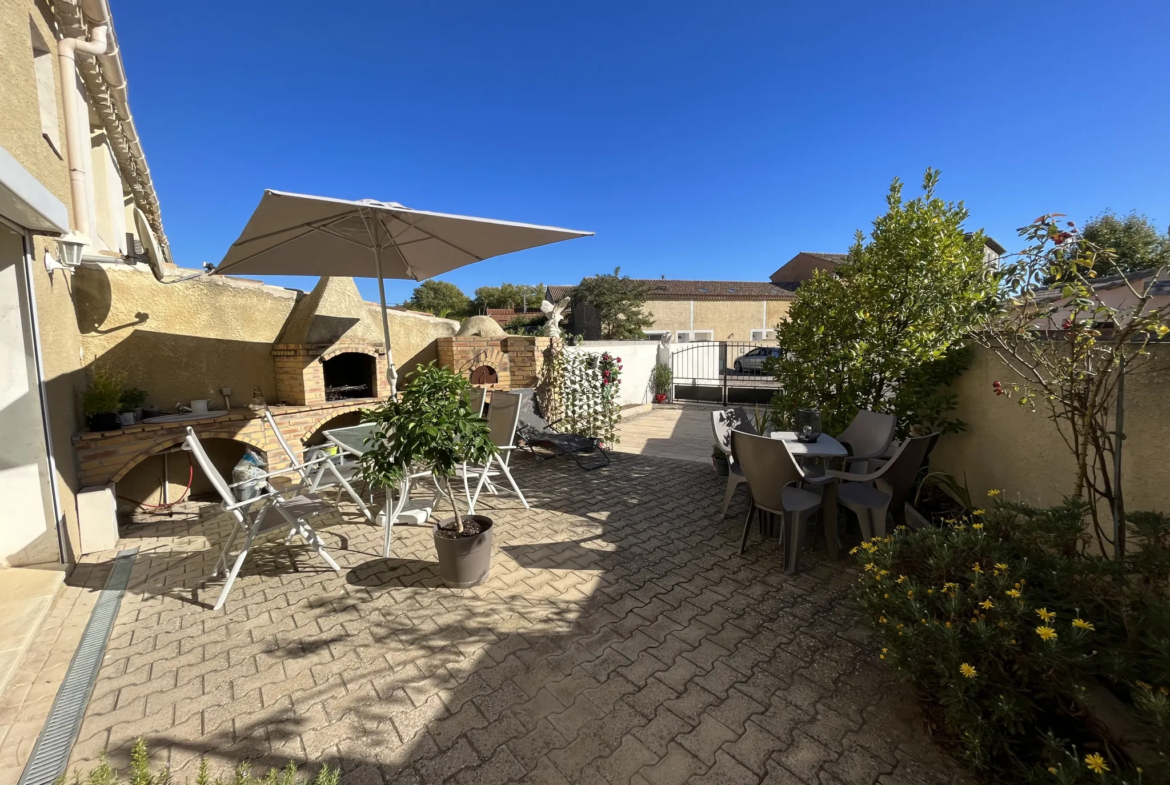 Grande maison modulable, 5 chambres avec jardin et garage à Lezignan Corbieres 