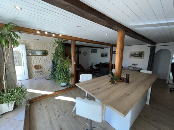 Grande maison modulable, 5 chambres avec jardin et garage à Lezignan Corbieres