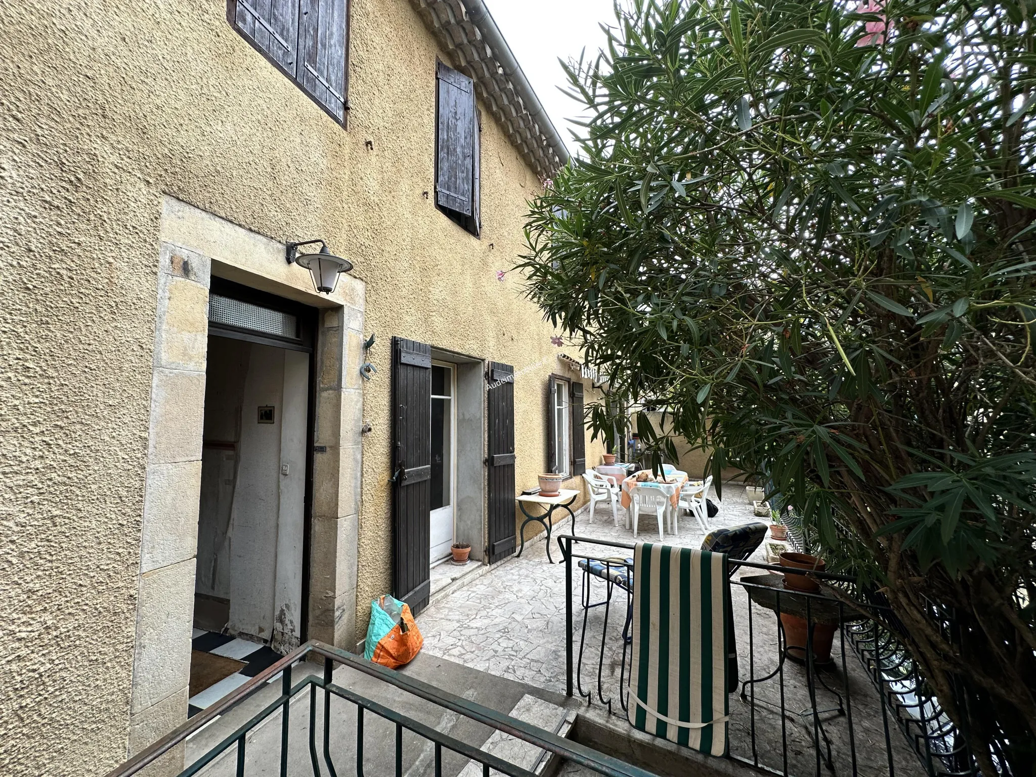 Ensemble de deux maisons avec grande cour à Limoux 