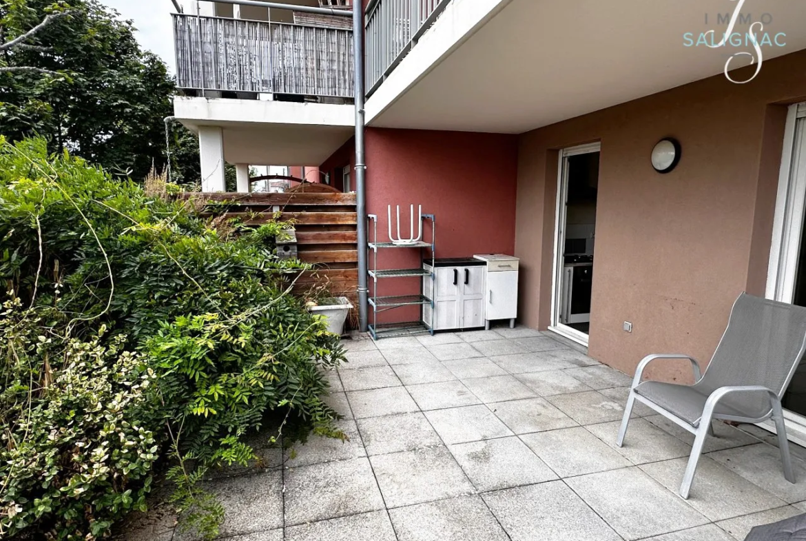 Appartement T3 Moderne de 65m2 avec Terrasse et Garage à Peronnas 