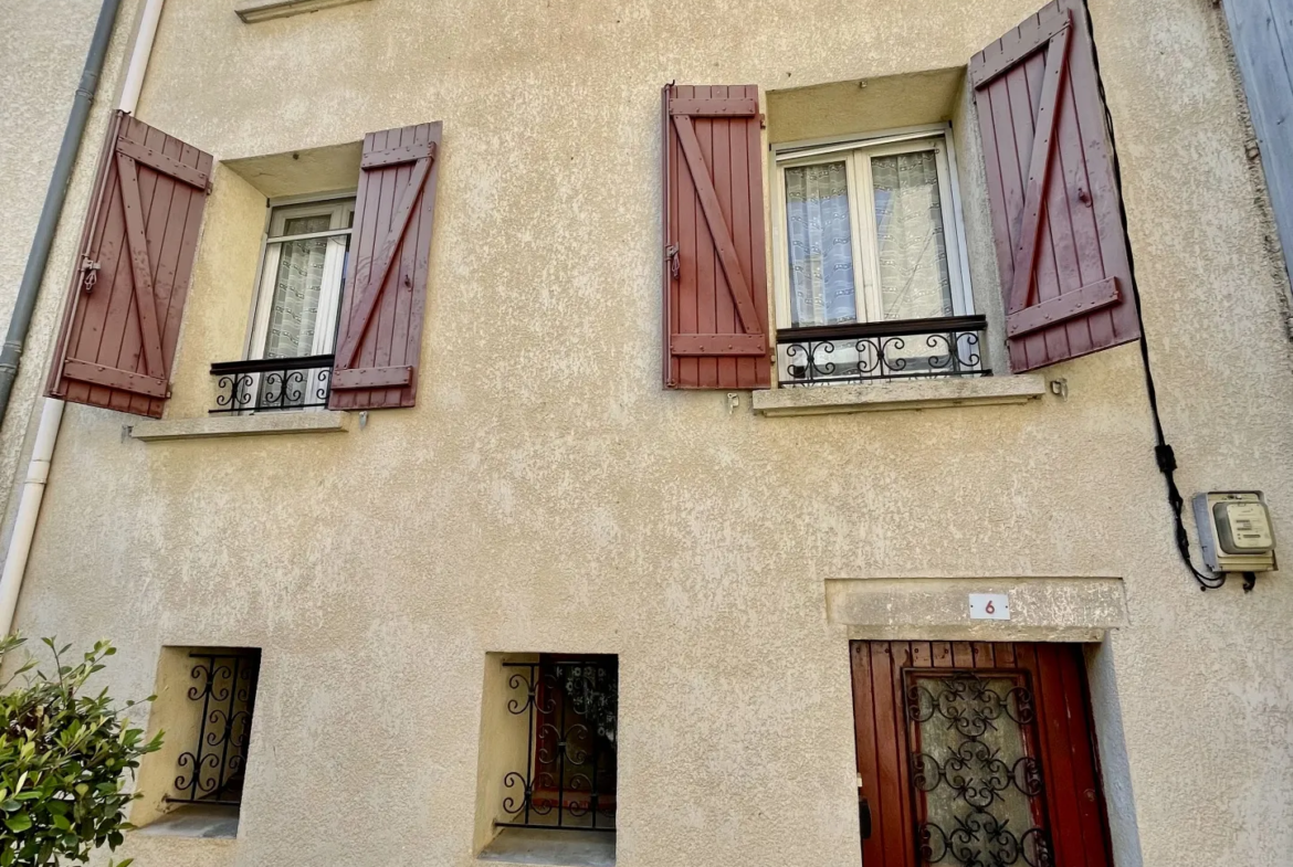 Maison de Village T5 Avec Terrasse Et Garage à Montblanc 