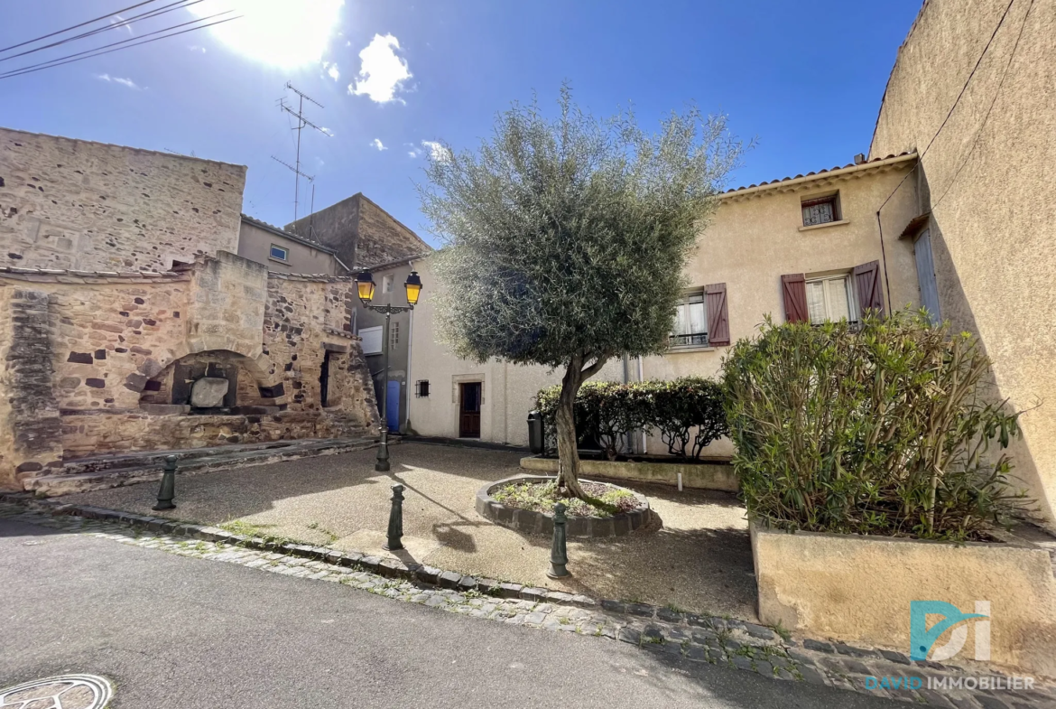 Maison de Village T5 Avec Terrasse Et Garage à Montblanc 