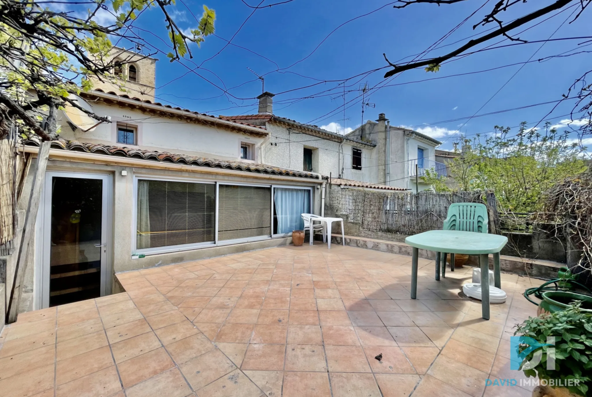 Maison de Village T5 Avec Terrasse Et Garage à Montblanc 