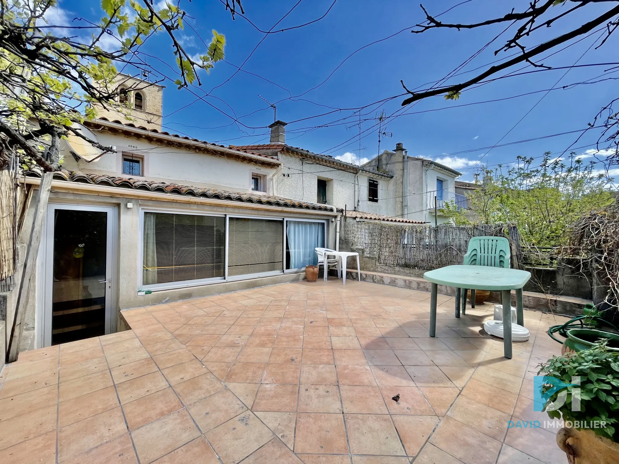 Maison de Village T5 Avec Terrasse Et Garage à Montblanc 