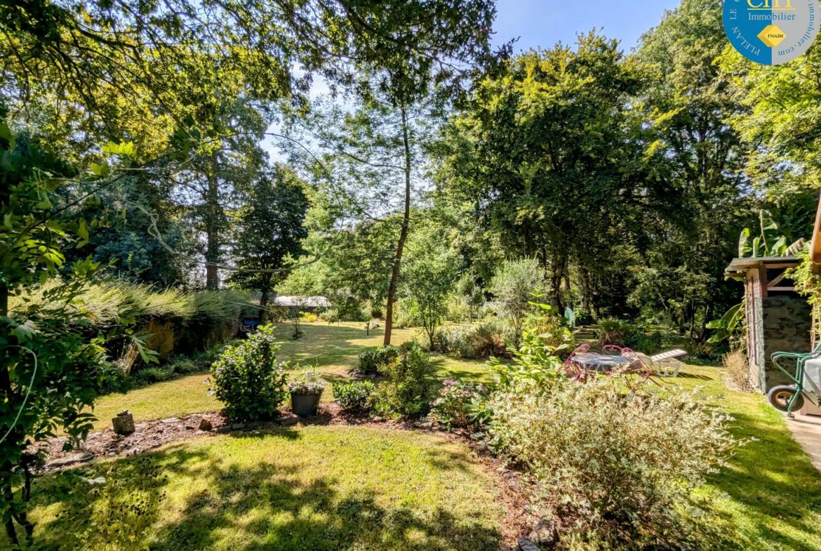 Longère en pierres avec jardin à BEIGNON (56 380) 