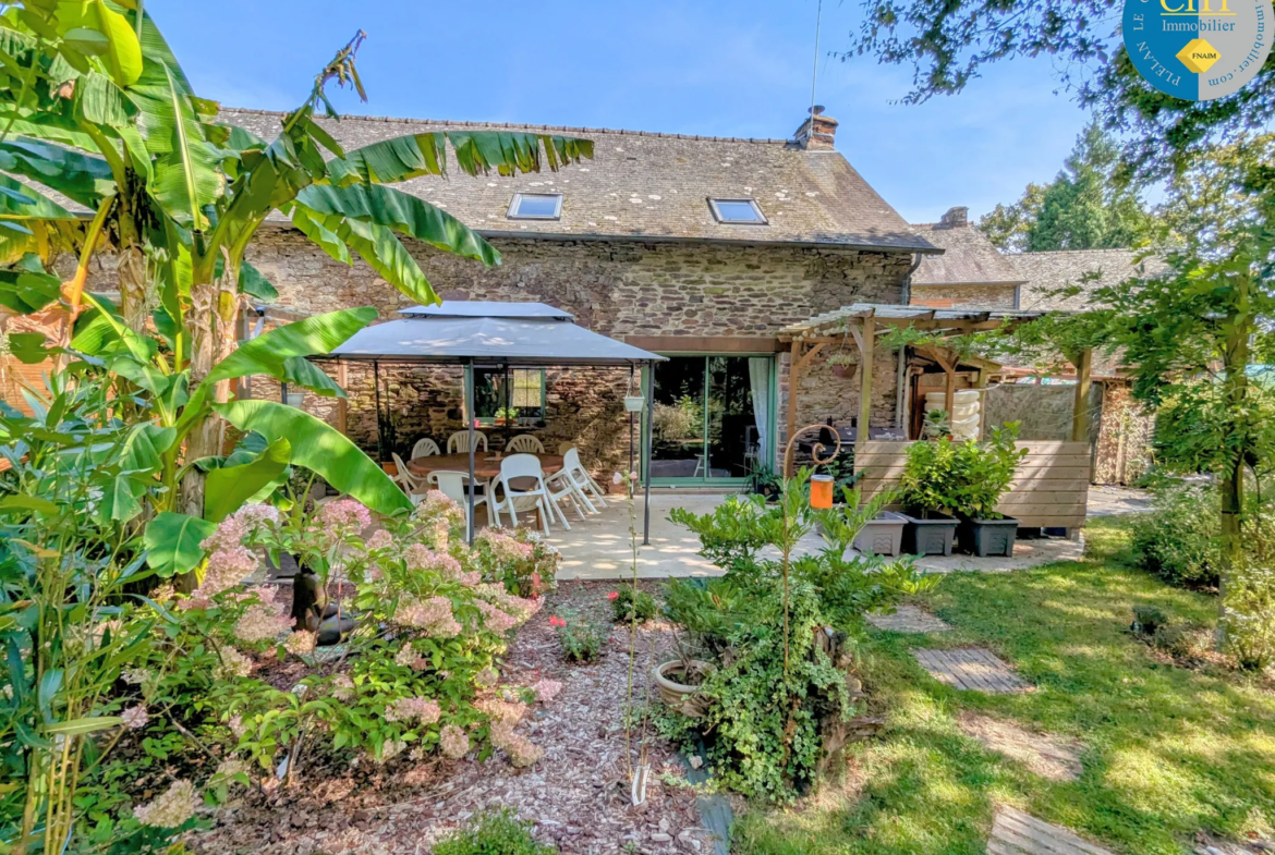 Longère en pierres avec jardin à BEIGNON (56 380) 