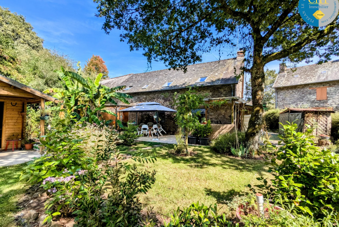 Longère en pierres avec jardin à BEIGNON (56 380) 