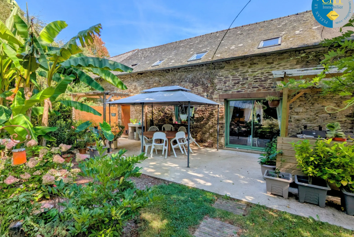 Longère en pierres avec jardin à BEIGNON (56 380) 