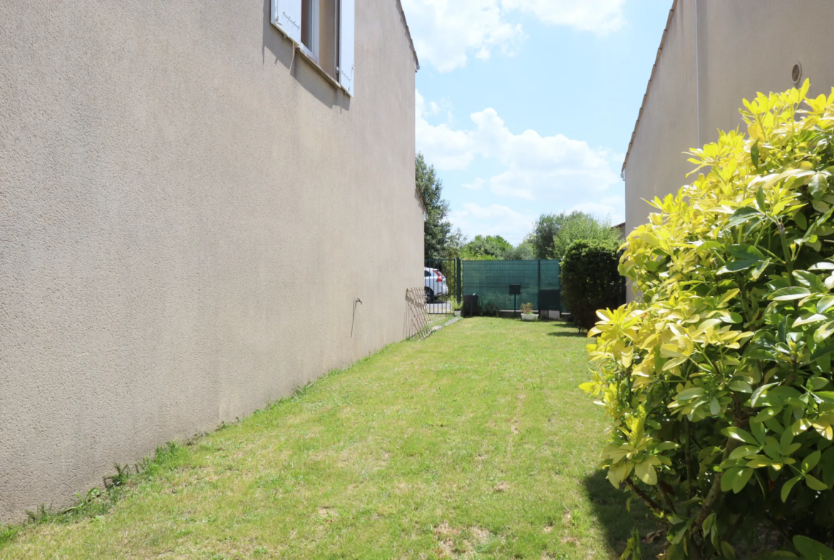 Maison Lumineuse avec 4 Chambres et Jardin 