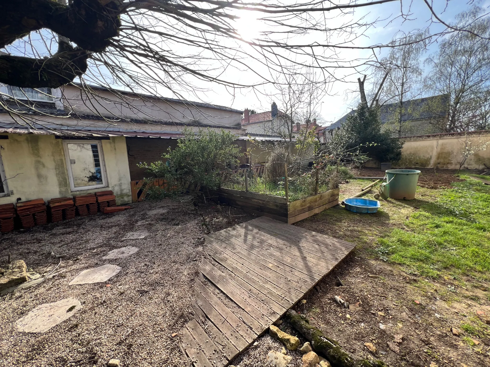 Maison en pierres avec dépendance à Ste Hermine 