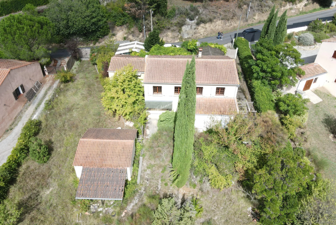 Maison avec appartement, garage et jardin à Limoux 