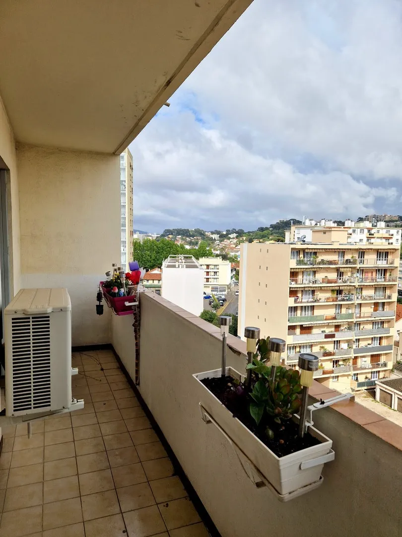 Appartement Toulon Aguillon - T5 88m2 avec Balcon et Parking 