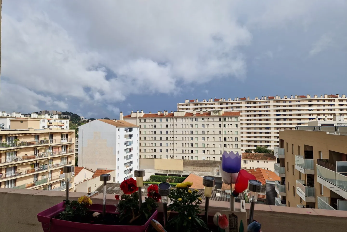 Appartement Toulon Aguillon - T5 88m2 avec Balcon et Parking 