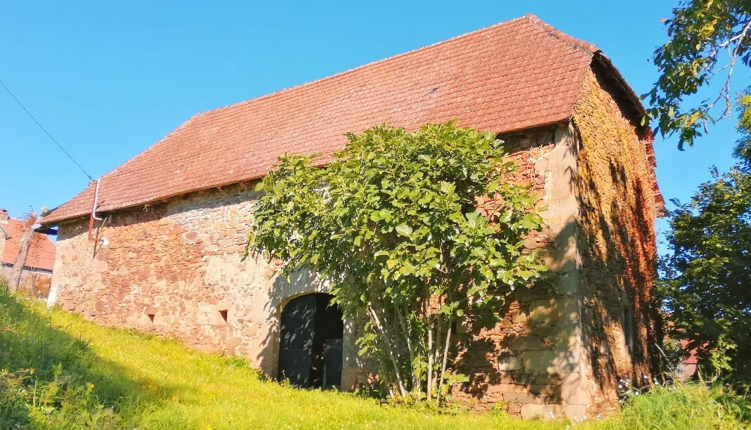 Belle grange à rénover sur le Passage du tour de France!!! 