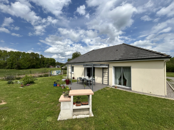 Maison Moderne avec 3 Chambres à Rosiers d'Egletons