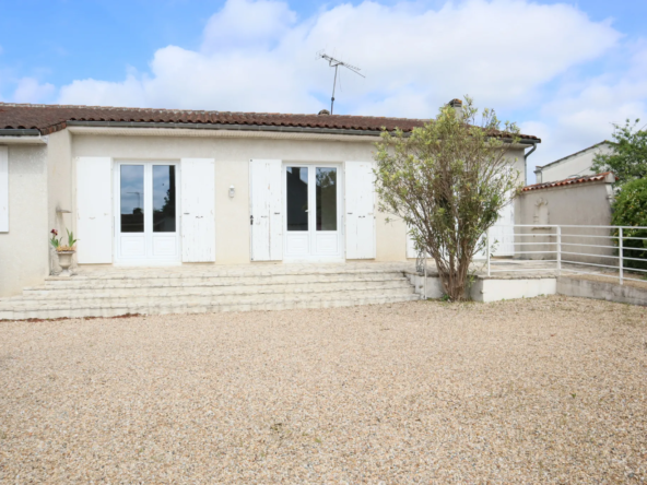 Charmante maison avec cour à Chateaubernard