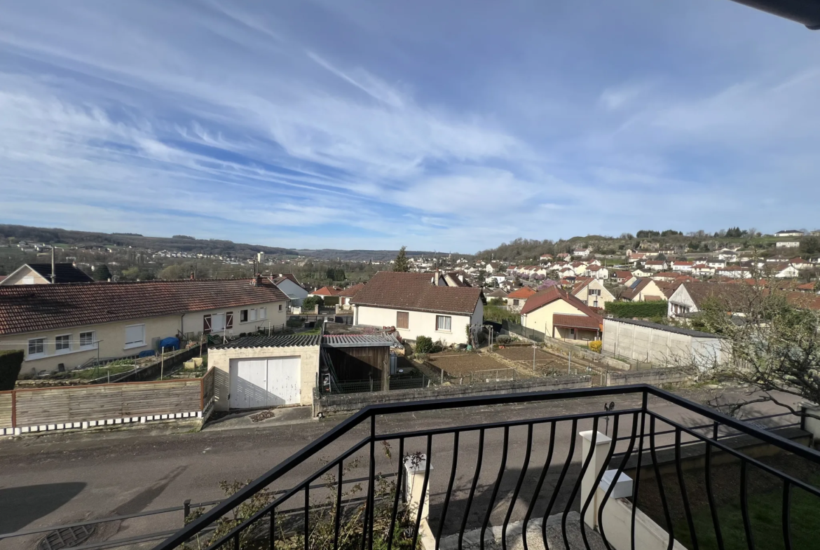 Maison de ville à Montbard avec vue 