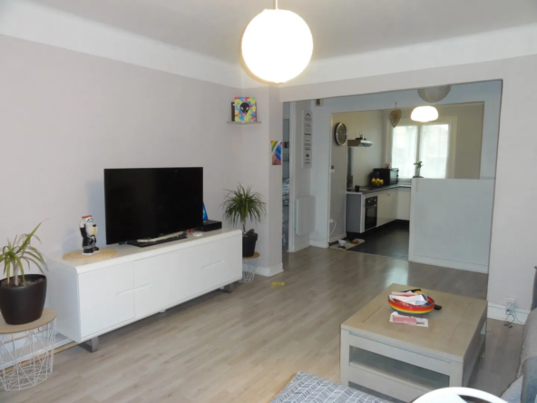 Appartement de Type 3 à Toulon-est avec balcon et cave