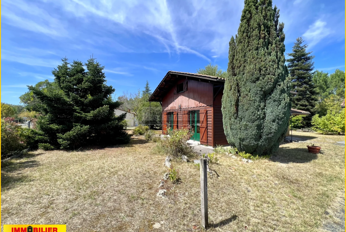 Maison bois de type chalet avec garage à St Michel de Rieufret 