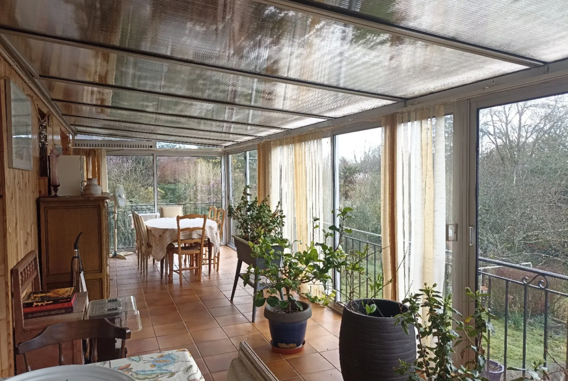 Pavillon avec Vue sur la Nature et Le Loir à Luche Pringe 