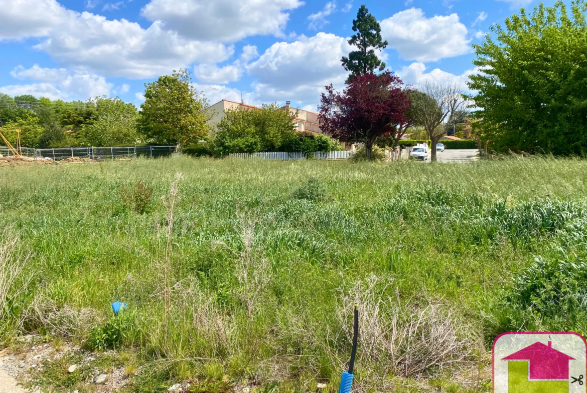 Terrain plat viabilisé en lotissement à Baziège 