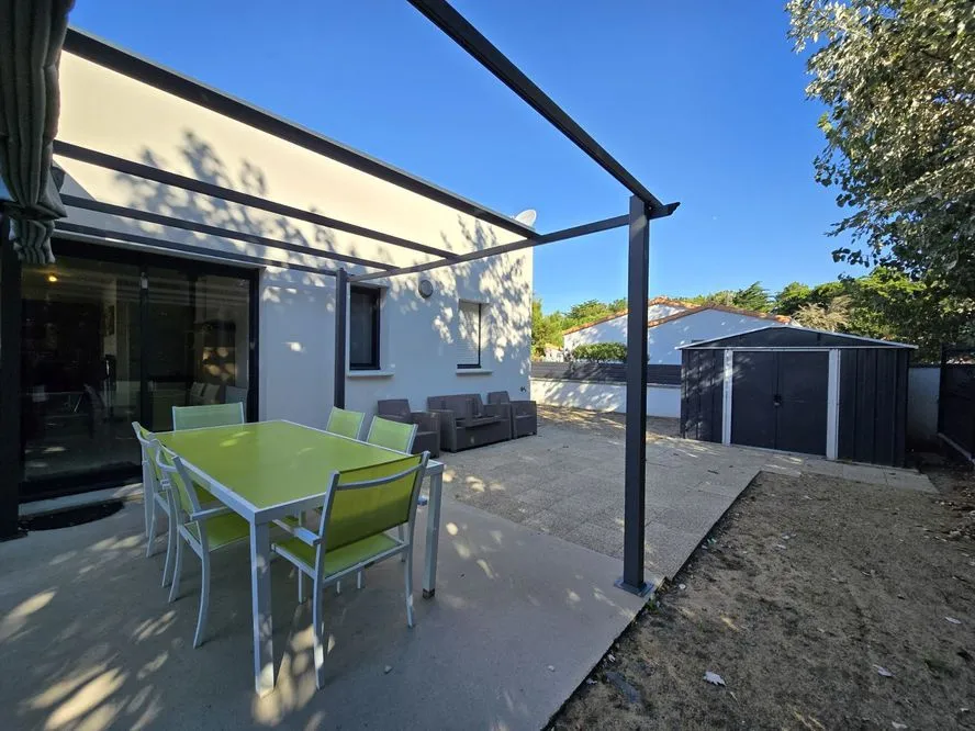 Maison Moderne Près de la Forêt et de la Plage à St Jean de Monts 