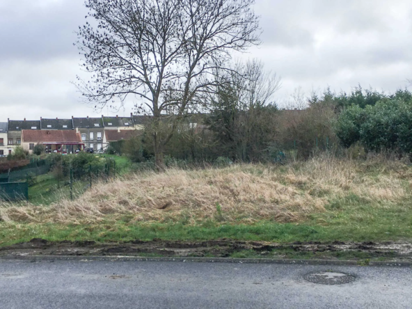 Terrain à bâtir dans une rue calme et agréable à Marpent