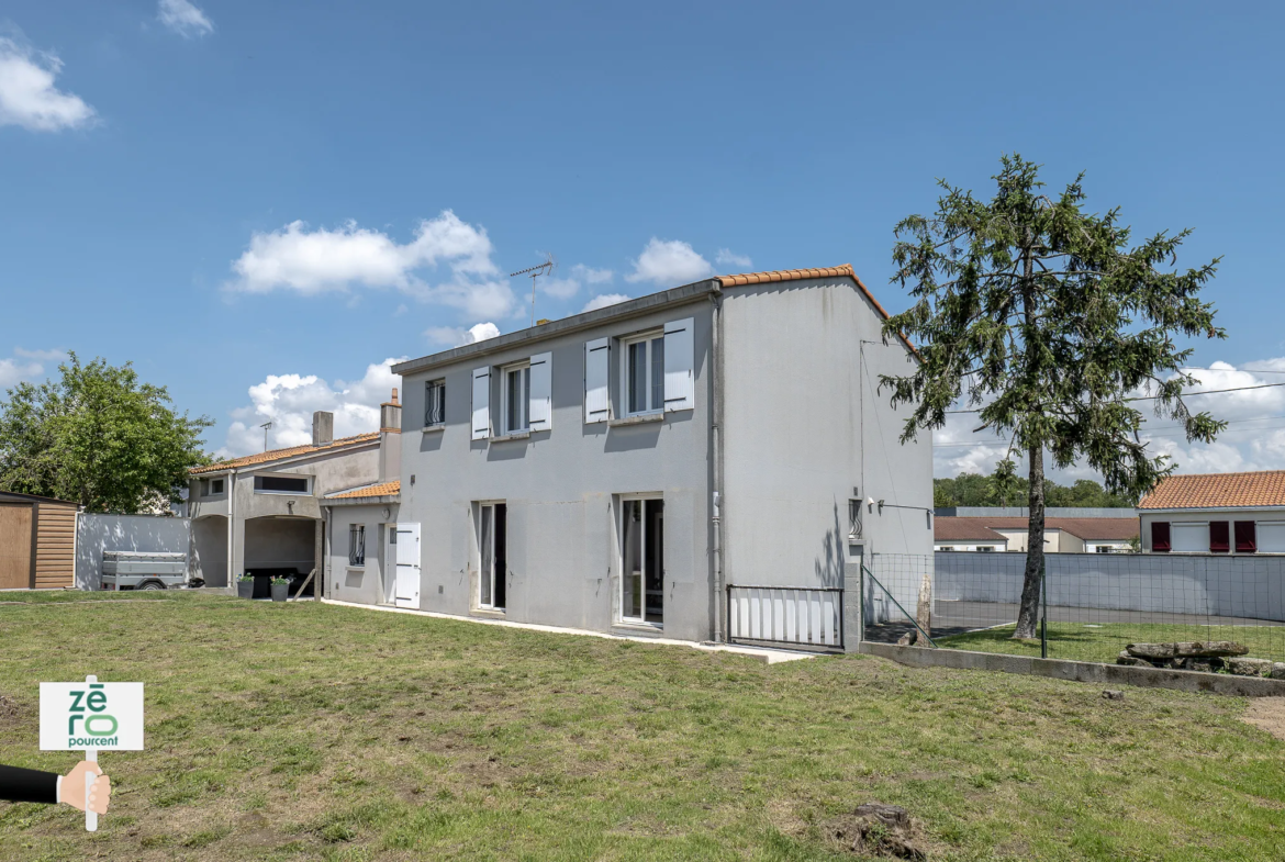 Maison Familiale à Treize Septiers avec Jardin 